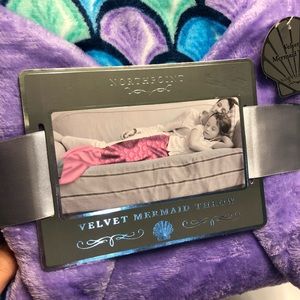 🧜🏼‍♀️NEW velvet purple mermaid tail blanket